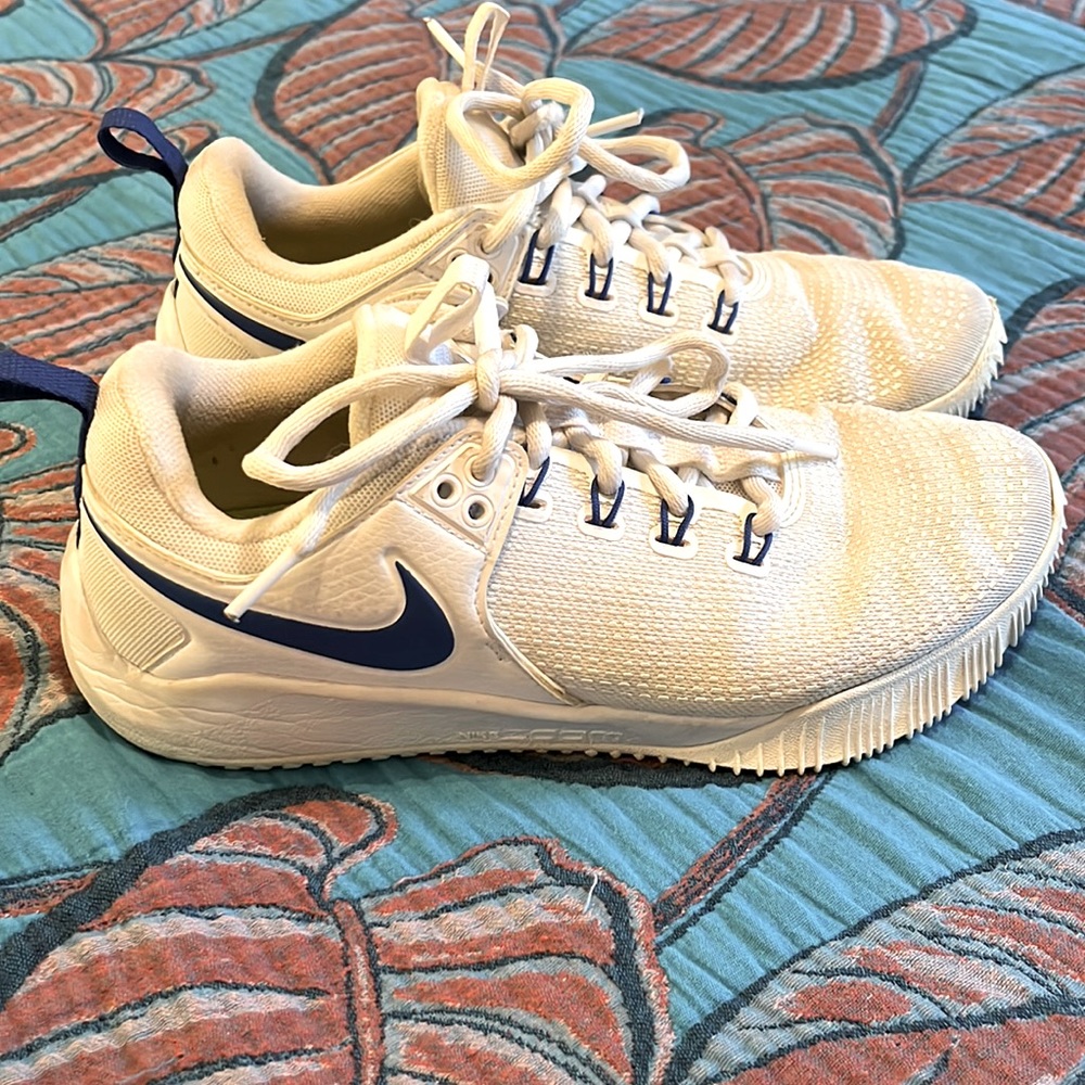 Nike Women’s Volleyball shoes Size 8